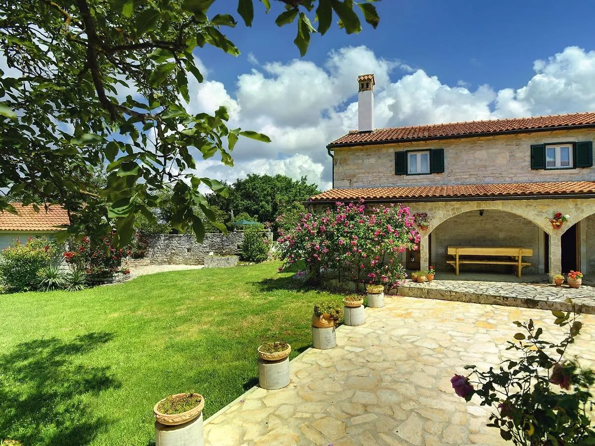 Heritage Holiday Home In Rojnici With Pool Barban