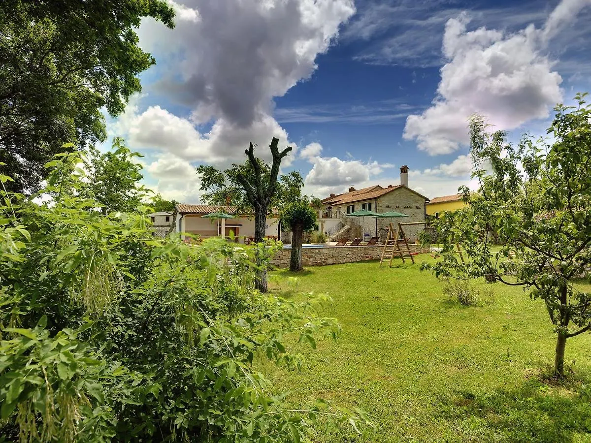 Heritage Holiday Home In Rojnici With Pool Barban