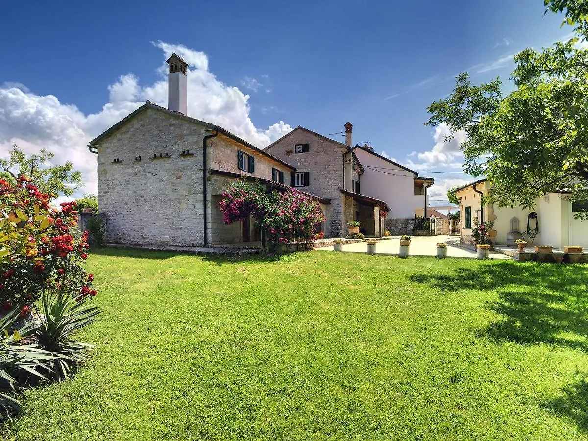 Heritage Holiday Home In Rojnici With Pool Barban
