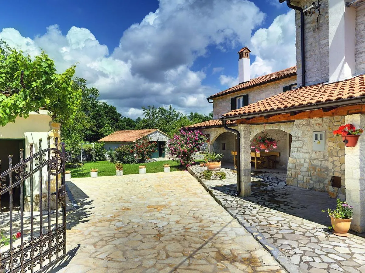 Heritage Holiday Home In Rojnici With Pool Barban 0*,  Chorwacja
