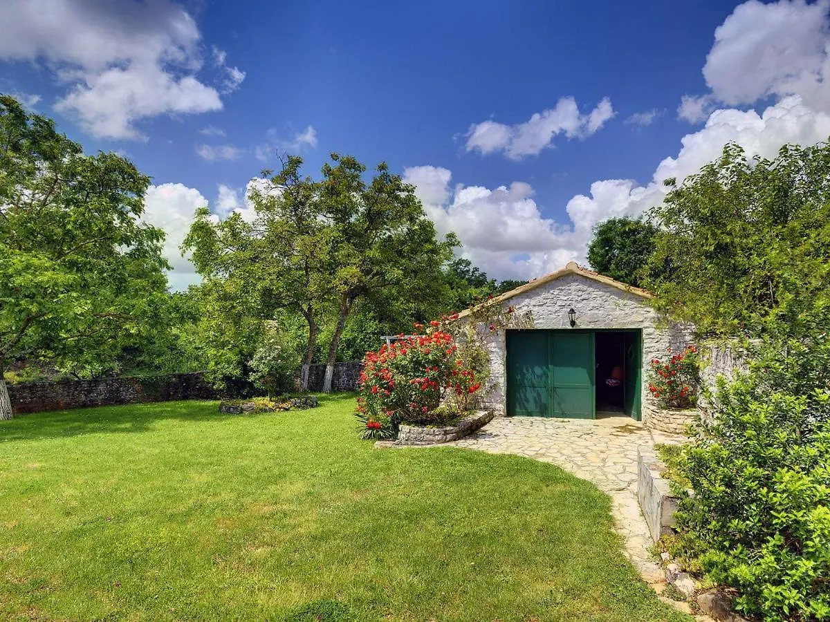 Heritage Holiday Home In Rojnici With Pool Barban