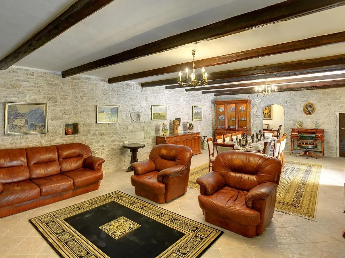Heritage Holiday Home In Rojnici With Pool Barban 0*,  Chorwacja