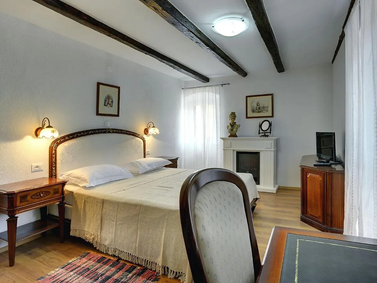 Heritage Holiday Home In Rojnici With Pool Barban